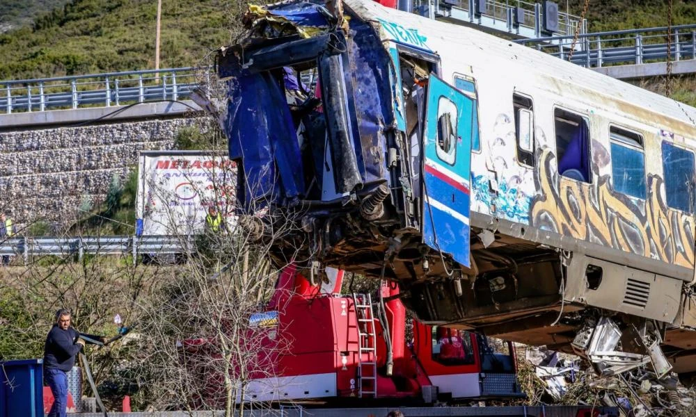 «Είχαμε περισσότερες προσδοκίες για το πόρισμα», αναφέρει η μητέρα του μηχανοδηγού της μοιραίας εμπορικής αμαξοστοιχίας